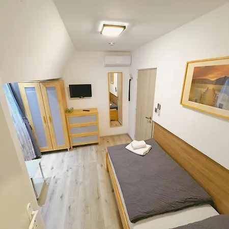 Guest house V Brne - Schodova *